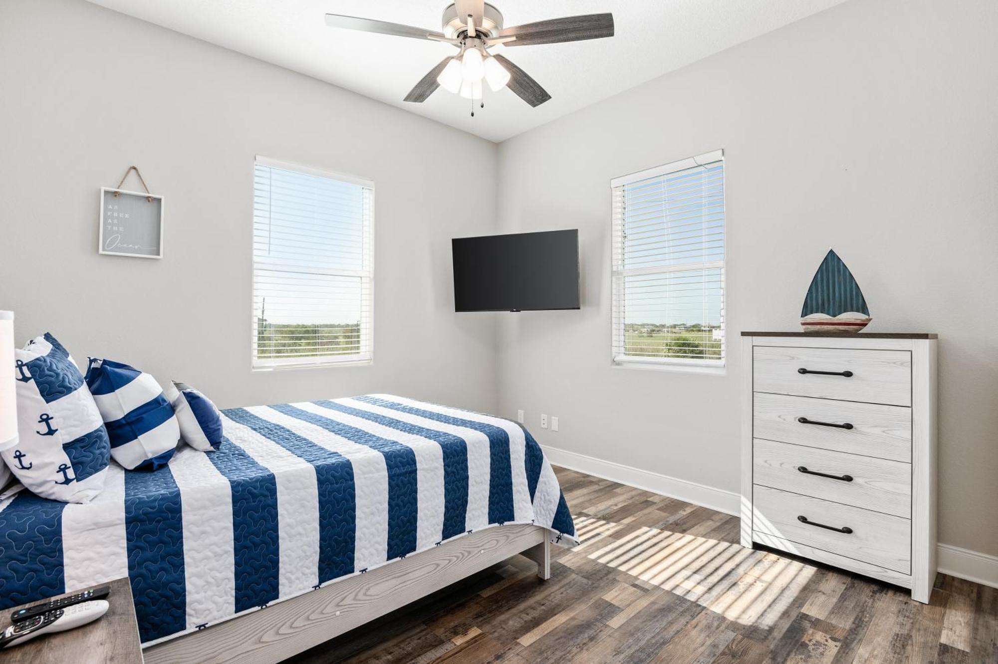 Stylish 4Br Crystal Beach Retreat Walk To Beach Bolivar Peninsula Exterior photo